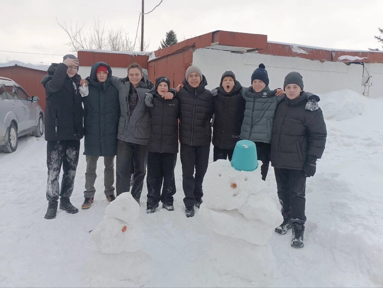 Снеговички.