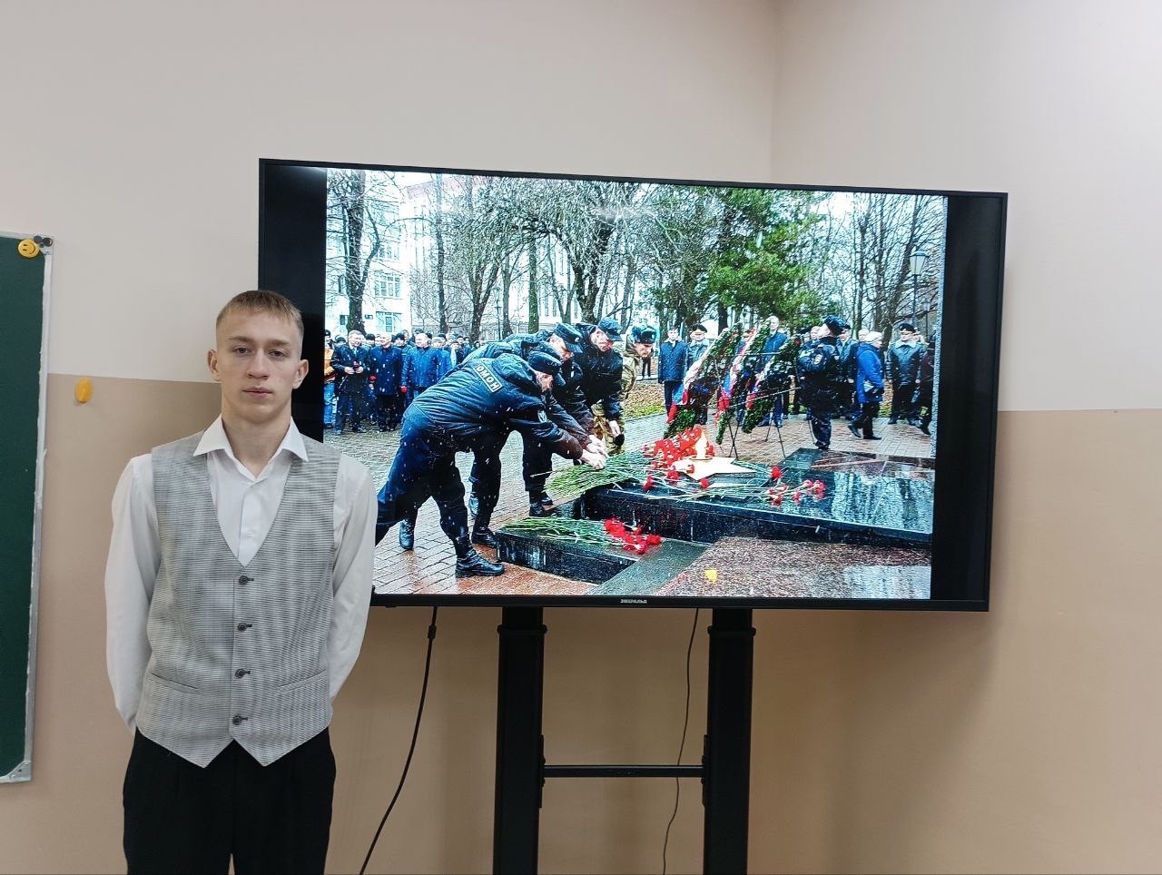 День памяти погибших при исполнении служебных обязанностей сотрудников органов военных дел РФ.