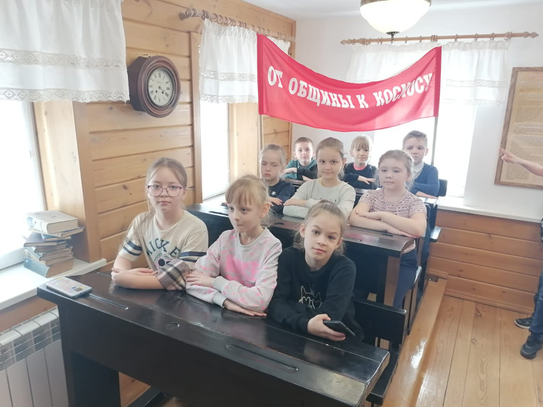 4 мая учащиеся 2 а класса посетили уникальный историко-культурный объект Музей космонавтики Г. С. Титова в с. Полковниково.